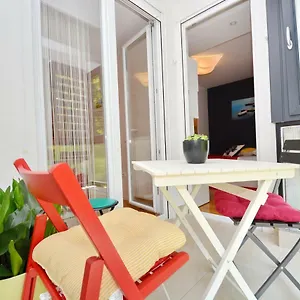 Spacious Premium Lipotica With Oldtown View - Have A Memorable Apartment
